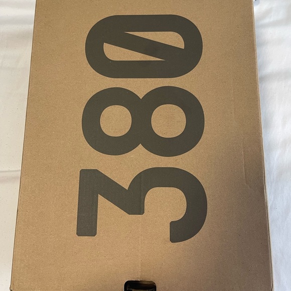 Yeezy by Adidas 380 - Picture 7 of 7